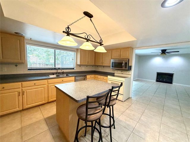 14904 LAKE FOREST DRIVE, Lutz, FL 33559