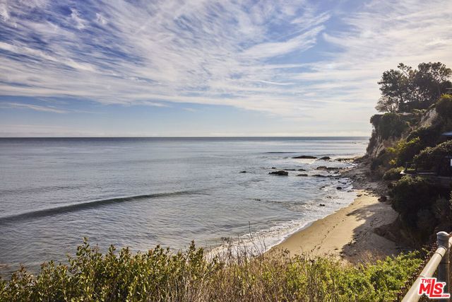 6734 Zumirez Drive, Malibu, CA 90265