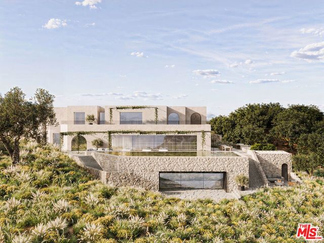 6734 Zumirez Drive, Malibu, CA 90265