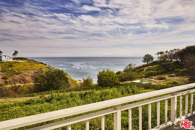 6734 Zumirez Drive, Malibu, CA 90265
