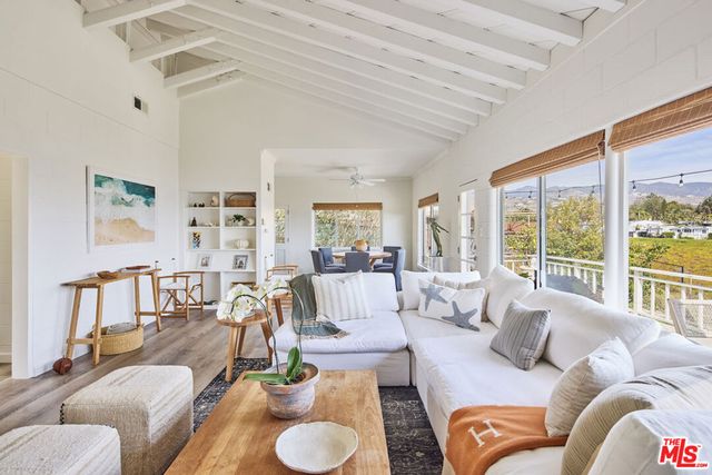 6734 Zumirez Drive, Malibu, CA 90265