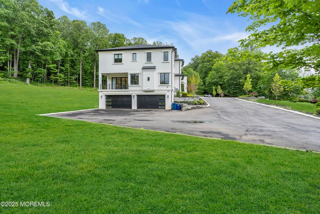 30 Winchester Lane, Holmdel, NJ 07733