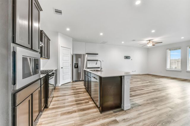 3028 Crown Gate Drive, Houston, TX 77047