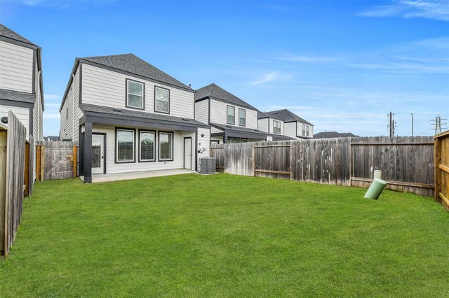 3028 Crown Gate Drive, Houston, TX 77047