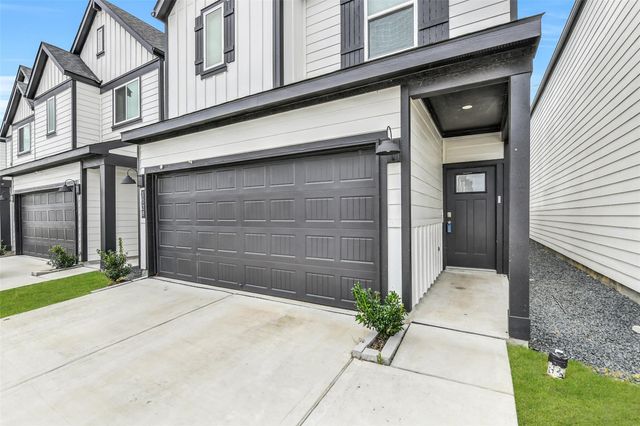 3028 Crown Gate Drive, Houston, TX 77047