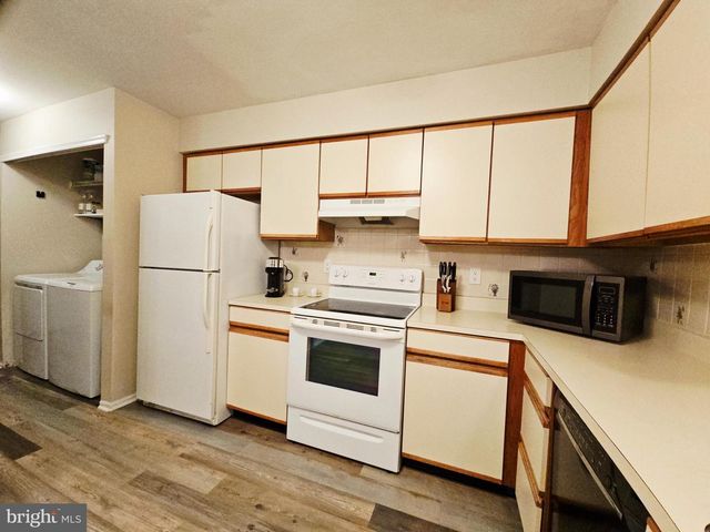 169 CROWN PRINCE DR, Marlton, NJ 08053