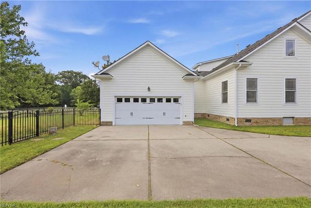 2101 Governors Pointe DR, Suffolk, VA 23436