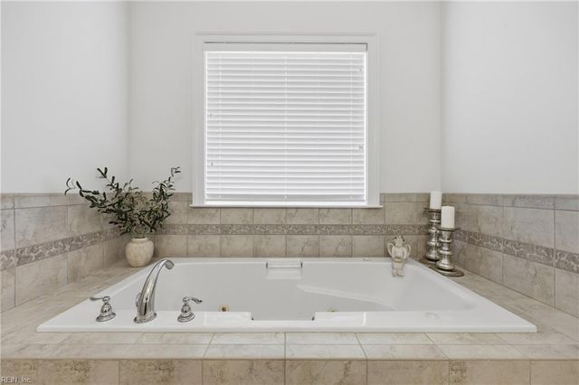 2101 Governors Pointe DR, Suffolk, VA 23436