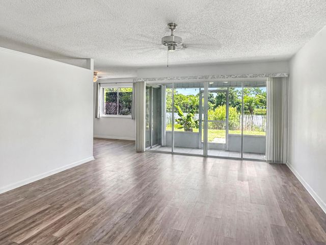 5717 Deer Run Drive 4a, Fort Pierce, FL 34951