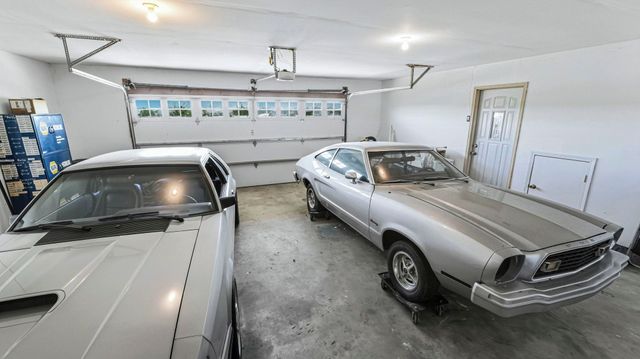 61829 County Road 7, Elkhart, IN 46517