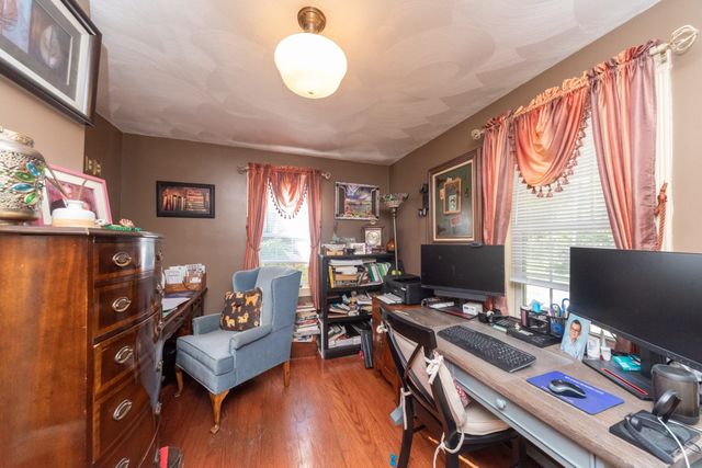 71 School St, Northborough, MA 01532