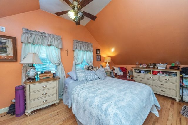71 School St, Northborough, MA 01532