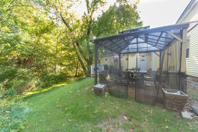 71 School St, Northborough, MA 01532