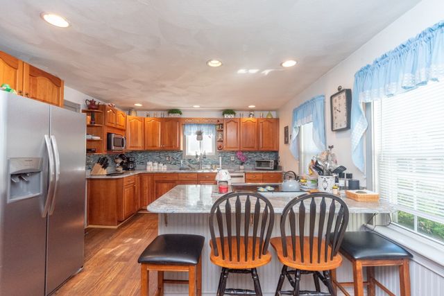 71 School St, Northborough, MA 01532