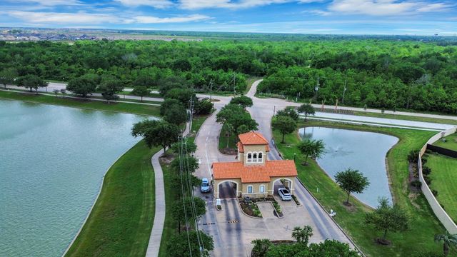 3 Avery Brook Court, Manvel, TX 77578