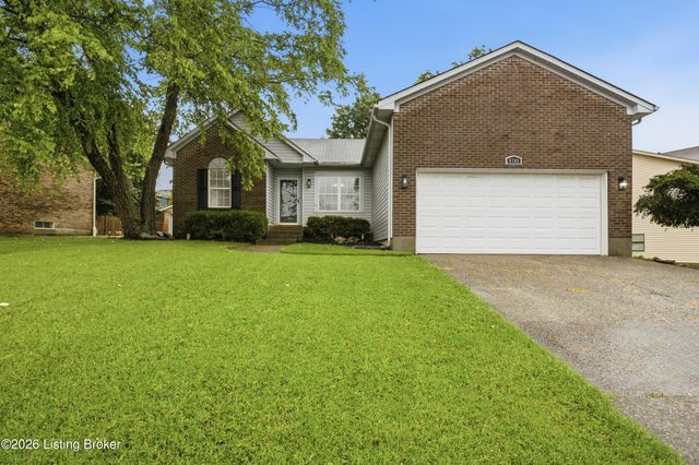 8705 Lambach Ln, Louisville, KY 40220