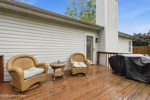8705 Lambach Ln, Louisville, KY 40220