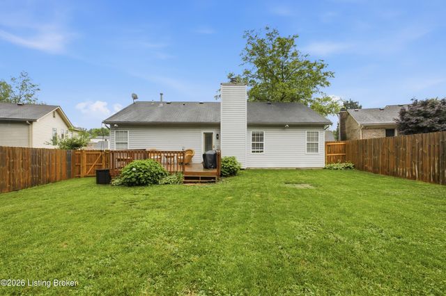 8705 Lambach Ln, Louisville, KY 40220