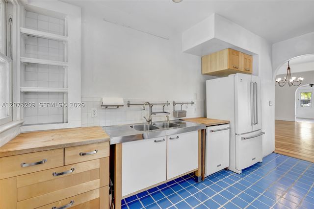 1031 SW 4th St, Fort Lauderdale, FL 33312