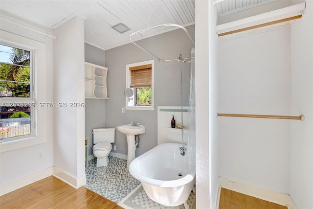 1031 SW 4th St, Fort Lauderdale, FL 33312