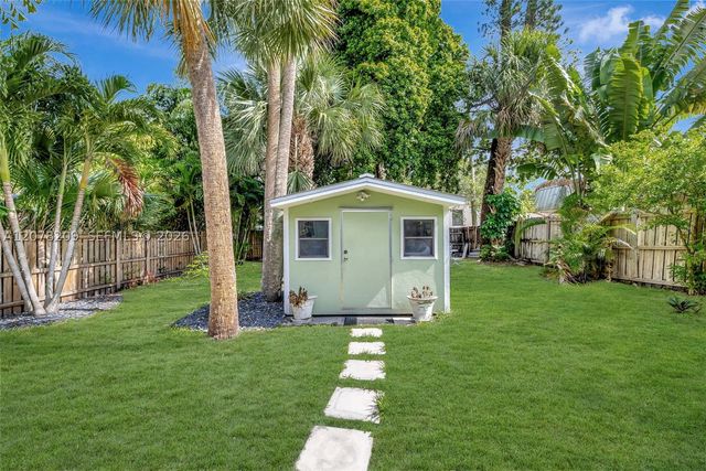 1031 SW 4th St, Fort Lauderdale, FL 33312
