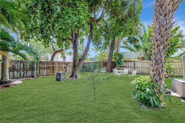 1031 SW 4th St, Fort Lauderdale, FL 33312
