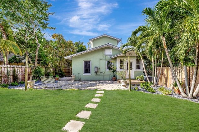 1031 SW 4th St, Fort Lauderdale, FL 33312