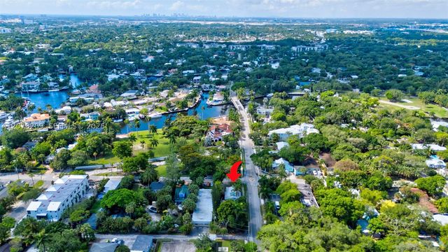 1031 SW 4th St, Fort Lauderdale, FL 33312
