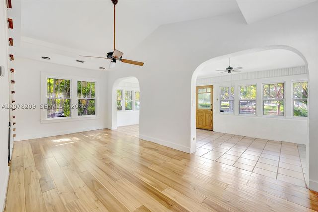 1031 SW 4th St, Fort Lauderdale, FL 33312