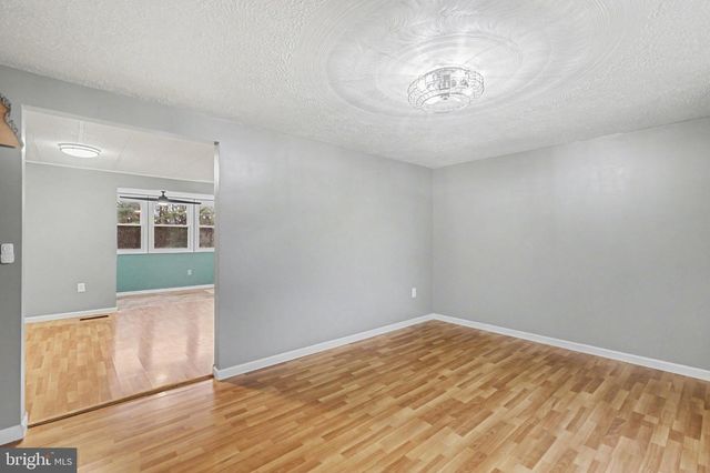1011 CRANES GAP ROAD, Carlisle, PA 17013