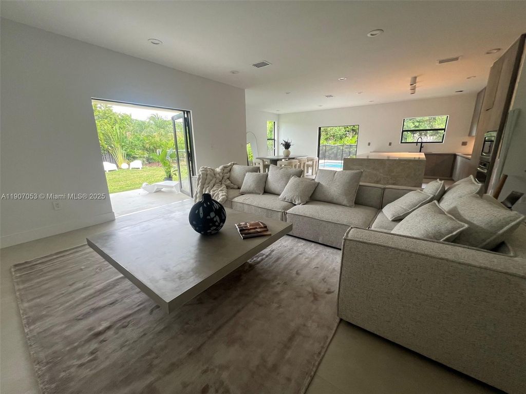 12790 SW 91st Ave, Miami, FL 33176