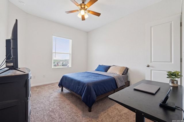 201 WOLF CREST BLVD, Seguin, TX 78155
