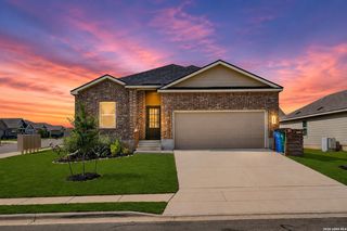 201 WOLF CREST BLVD, Seguin, TX 78155