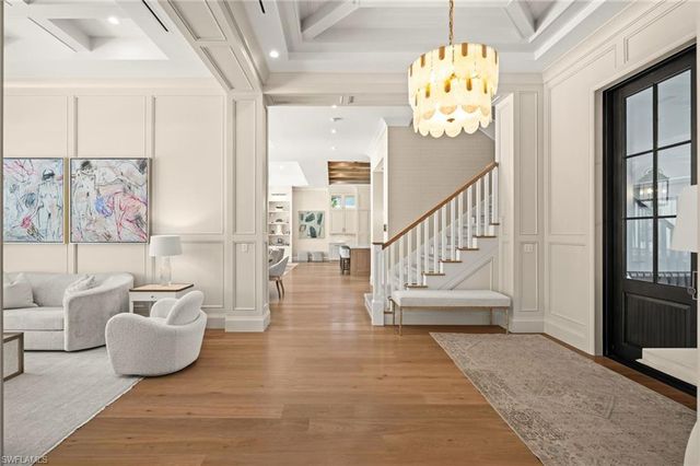 142 Eugenia DR, Naples, FL 34108