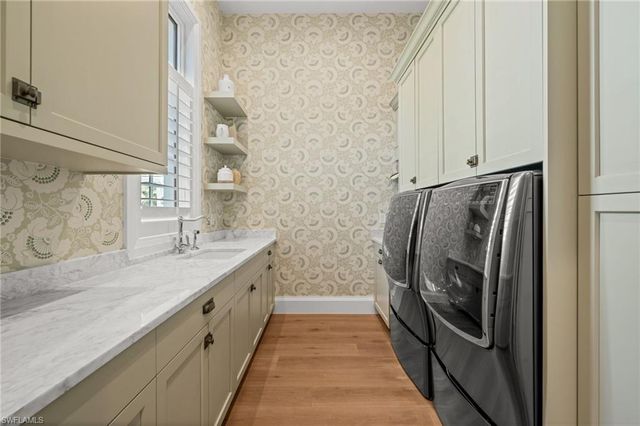 142 Eugenia DR, Naples, FL 34108