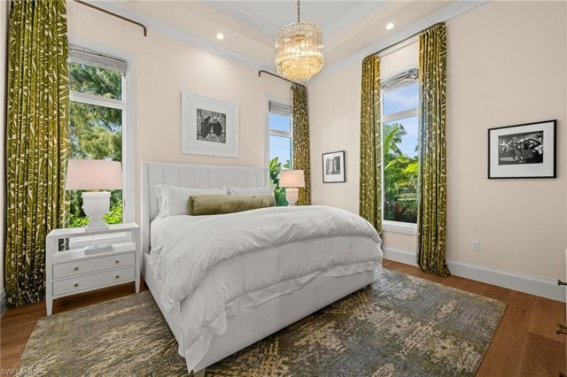 142 Eugenia DR, Naples, FL 34108