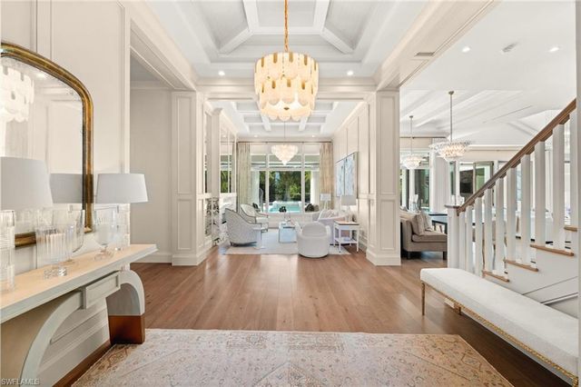 142 Eugenia DR, Naples, FL 34108