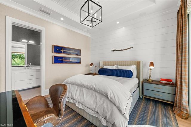 142 Eugenia DR, Naples, FL 34108