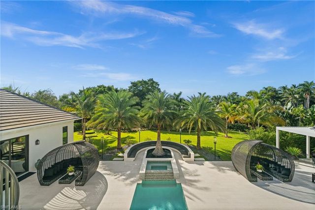 142 Eugenia DR, Naples, FL 34108