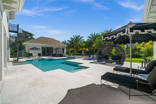 142 Eugenia DR, Naples, FL 34108