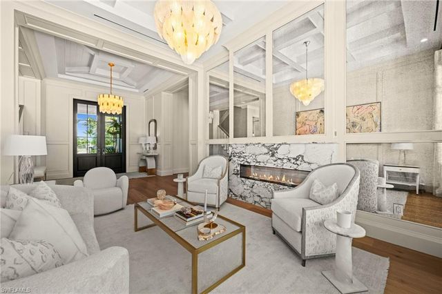 142 Eugenia DR, Naples, FL 34108