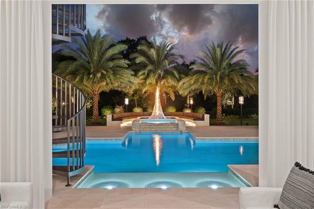 142 Eugenia DR, Naples, FL 34108