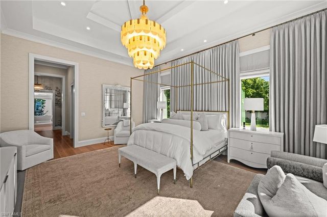 142 Eugenia DR, Naples, FL 34108