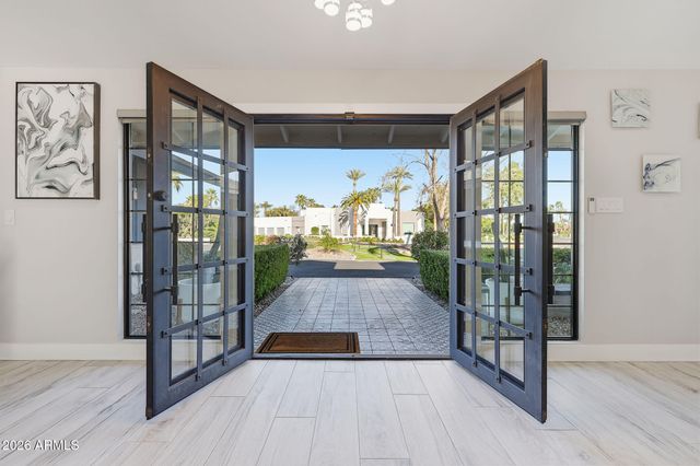 9026 N 67TH Street, Paradise Valley, AZ 85253