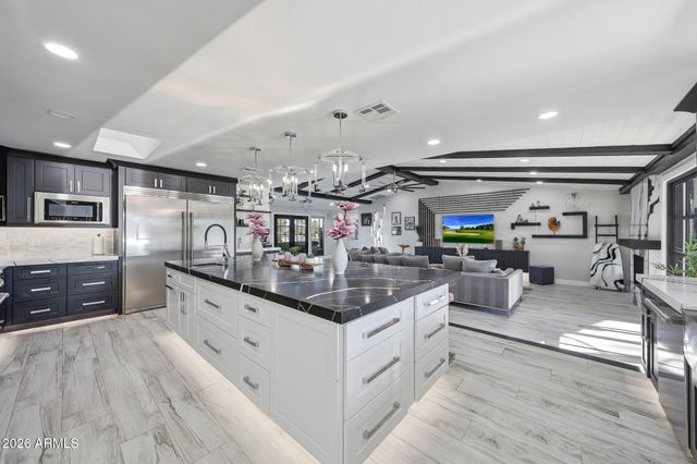 9026 N 67TH Street, Paradise Valley, AZ 85253