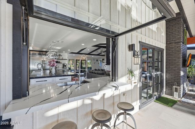 9026 N 67TH Street, Paradise Valley, AZ 85253