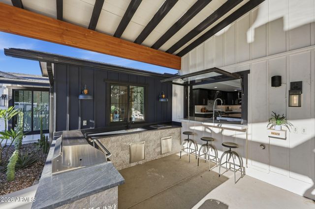 9026 N 67TH Street, Paradise Valley, AZ 85253