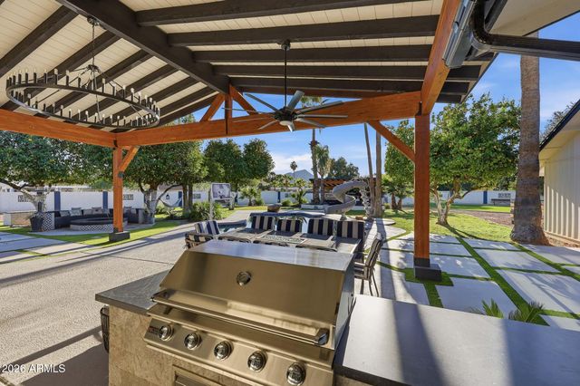 9026 N 67TH Street, Paradise Valley, AZ 85253