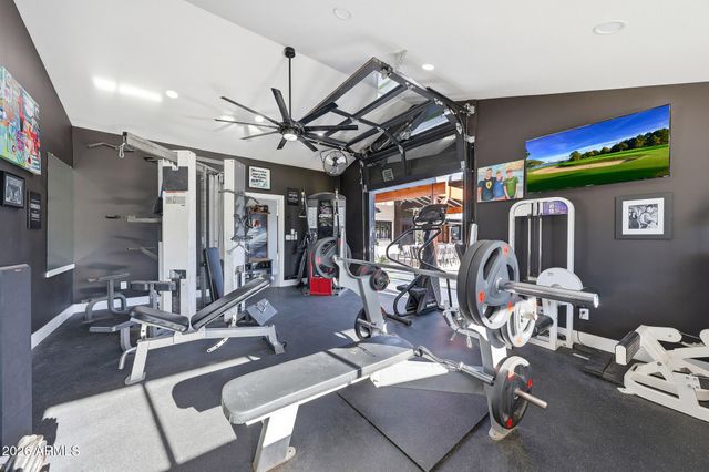 9026 N 67TH Street, Paradise Valley, AZ 85253