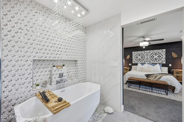 9026 N 67TH Street, Paradise Valley, AZ 85253